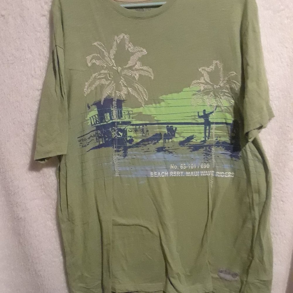 Beach Resort Maui Wave Riders graphic tee shirt